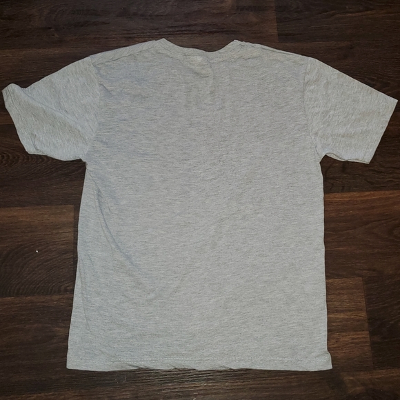 Used Graphic Tshirt - Picture 2 of 3